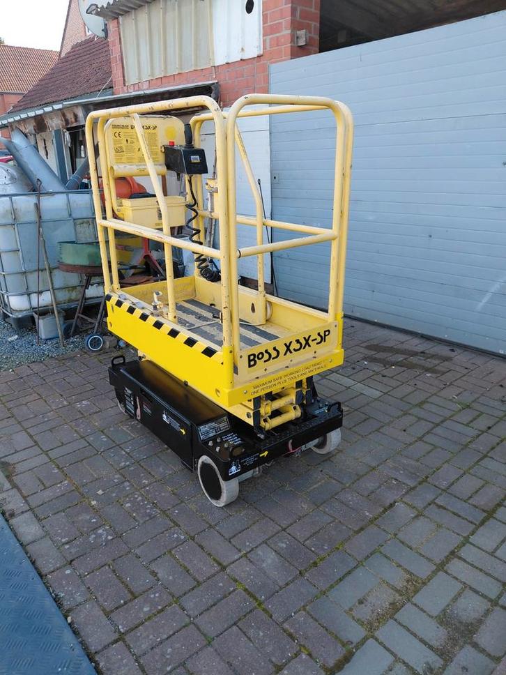 Zelfrijdende hoogwerker boss x3xSP, Zakelijke goederen, Machines en Bouw | Liften, Steigers en Ladders, Ophalen