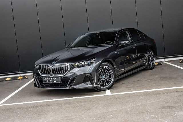 BMW i5 eDrive40 M-Sport | Memory | ACC | LED, Autos, BMW, Achat, Entreprise, Noir, Automatique