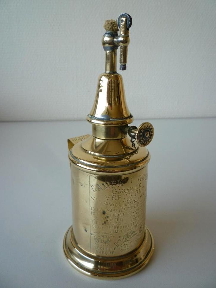 Rare lampe à pétrole « Pigeon » en laiton, Antiquités & Art, Antiquités | Éclairage, Enlèvement ou Envoi