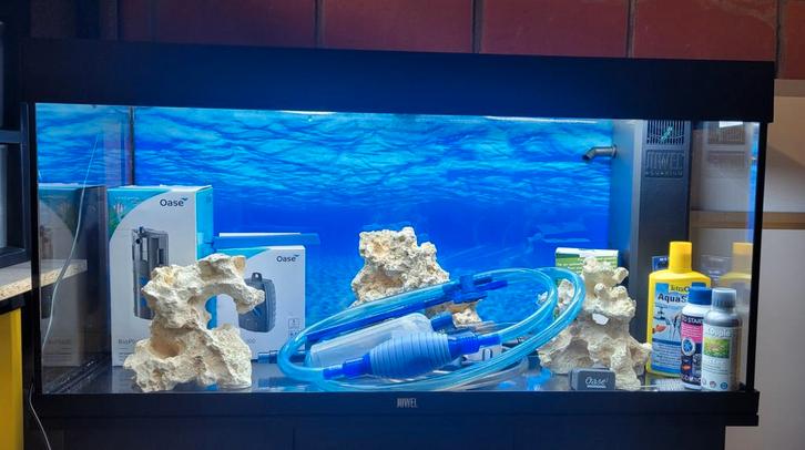 Aquarium met toebehoren, Dieren en Toebehoren, Vissen | Aquaria en Toebehoren, Zo goed als nieuw, Leeg aquarium, Ophalen