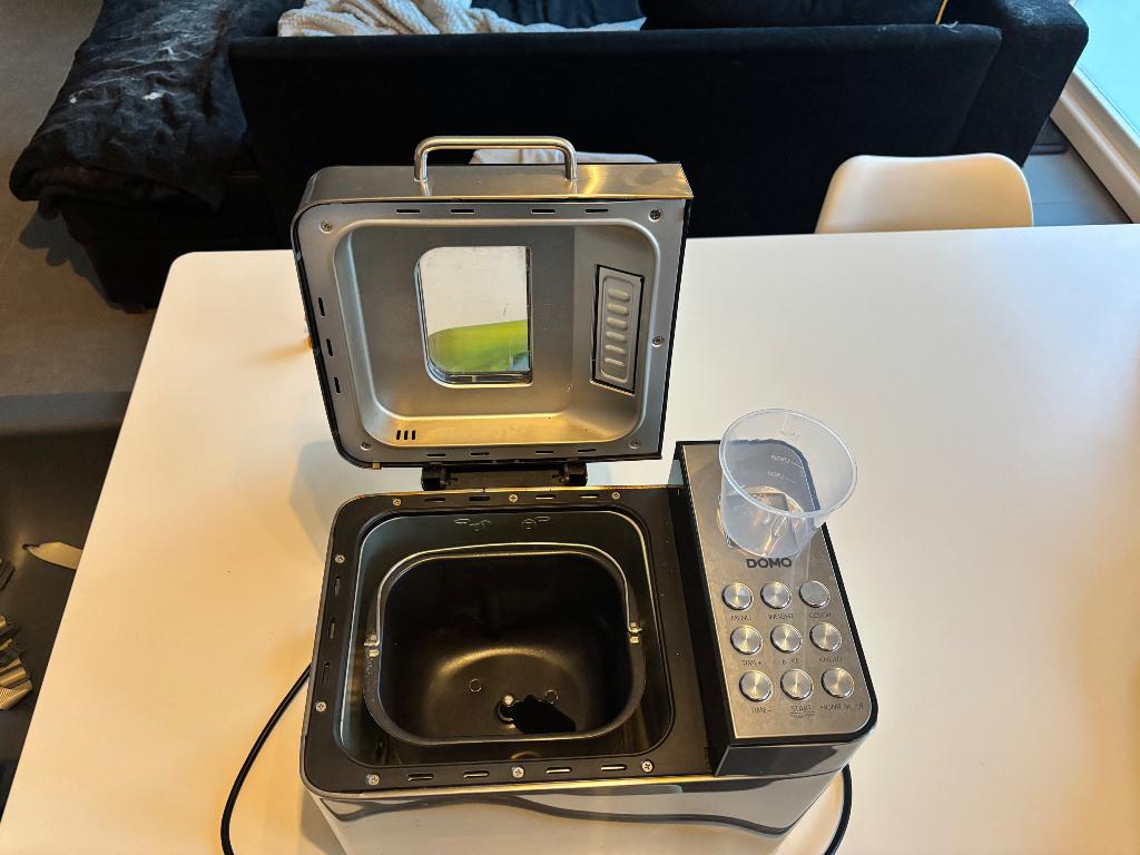 Broodbakmachine DOMO, Gebruikt, 800 tot 1200 gram deeg, Kijkvenster, Ophalen