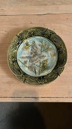 Assiette art nouveau en barbotine ou faïence moulée émaillée, Enlèvement