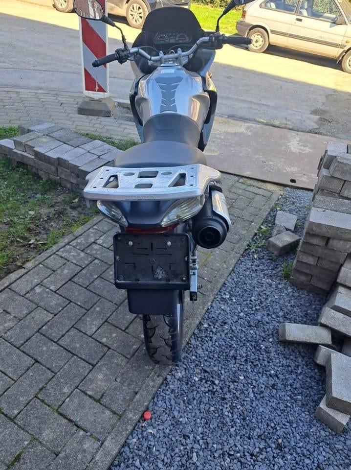 honda varadero 125cc, lisez bien l'annonce svp, Tourisme, Occasion, 125 cm³, 2 cylindres