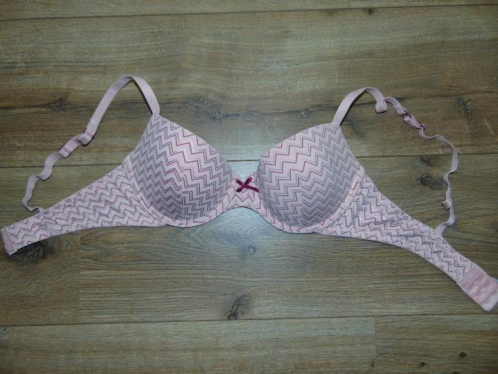 BH's 75B nieuwstaat, Kleding | Dames, Ondergoed en Lingerie, BH, Roze, Ophalen of Verzenden