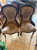 Antieke stoelen set, Enlèvement