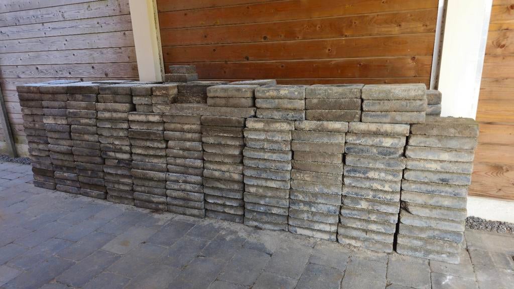 Gratis betonklinkers en boordstenen, Enlèvement, Utilisé, Béton, Briques