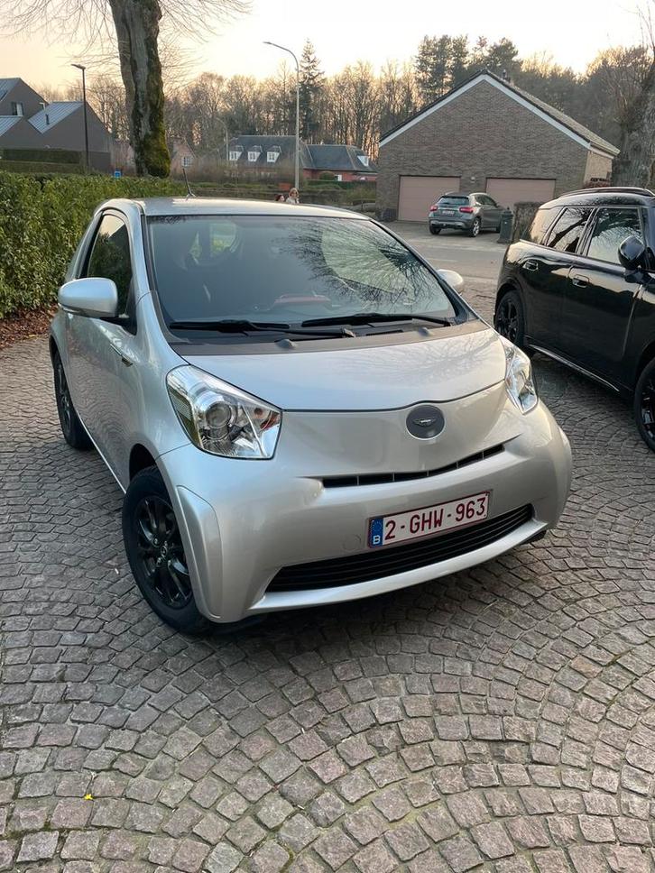 Toyota IQ, Autos, Toyota, Particulier, IQ, ABS, Airbags, Air conditionné, Alarme, Bluetooth, Ordinateur de bord, Verrouillage central