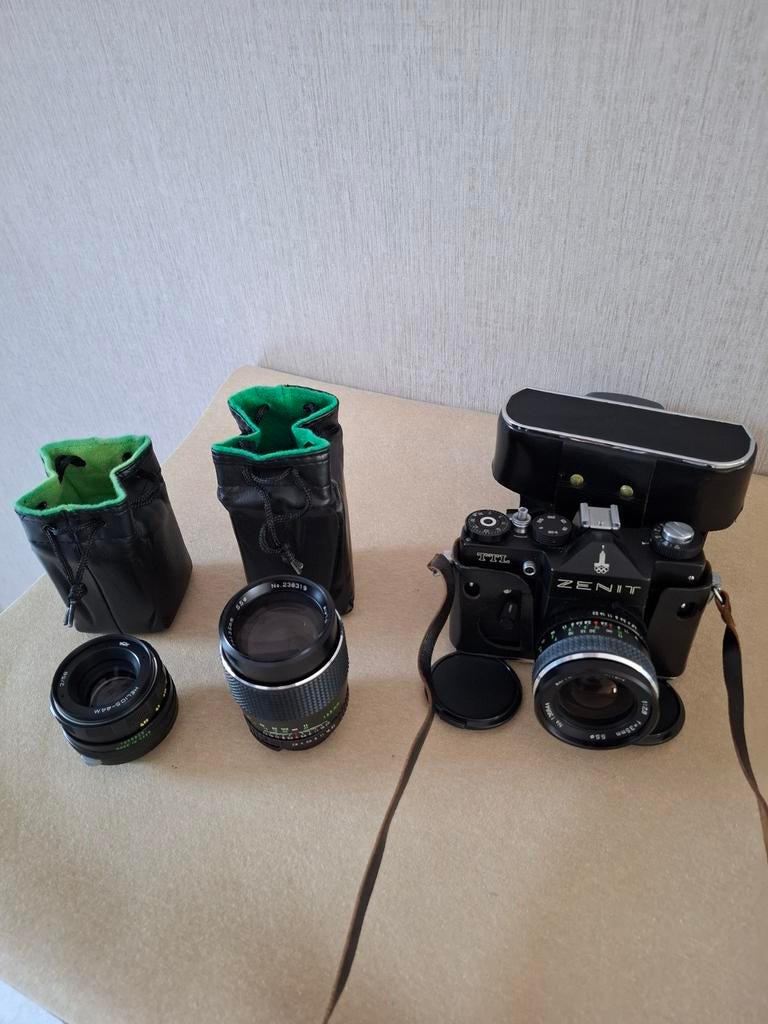 Appareil photo Zenit avec 2 objectifs supplémentaires, Enlèvement