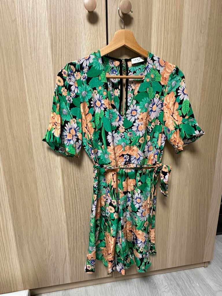 Combinaison Sandro 100% soie fleurie taille 36 très bon état, Vêtements | Femmes, Combinaisons, Comme neuf, Taille 36 (S), Vert