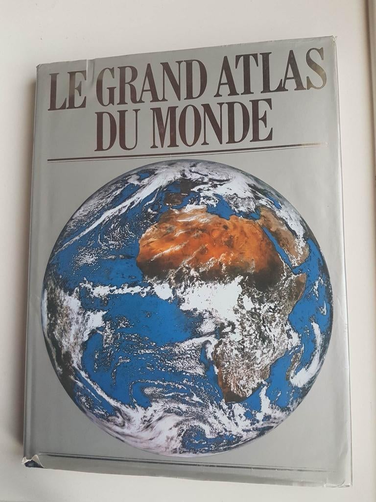 Le Grand Atlas du Monde géographie cartes textes, Boeken, Atlassen en Landkaarten, Zo goed als nieuw, Landkaart, Wereld, Ophalen of Verzenden