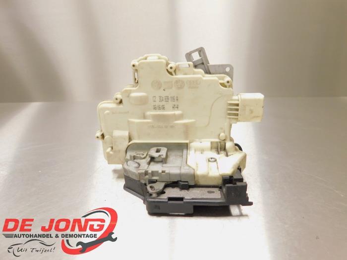 Serrure portière mécanique 4portes arrière droite d'un Vo, Volkswagen, -, 3 mois de garantie, Utilisé