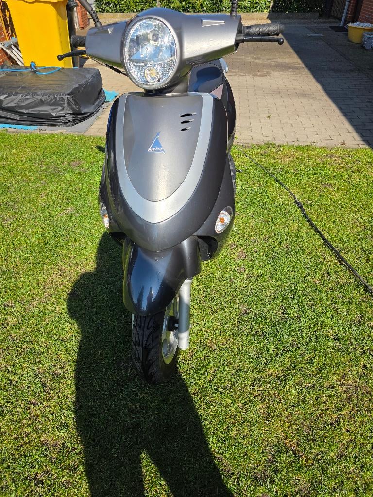 Brommer b klasse te koop weg wegens gezondheidsredenen, Ophalen, Zo goed als nieuw, Klasse B (45 km/u), Overige modellen