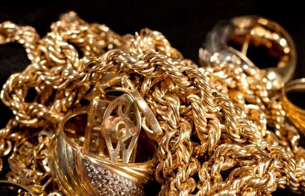 Achats bijoux en or cassé ou non cassé /, Handtassen en Accessoires, Kettinghangers, Ophalen of Verzenden, Zo goed als nieuw, Goud