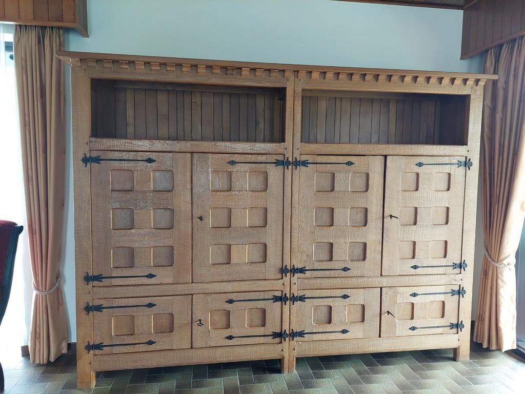 Grote eiken kast., Ophalen