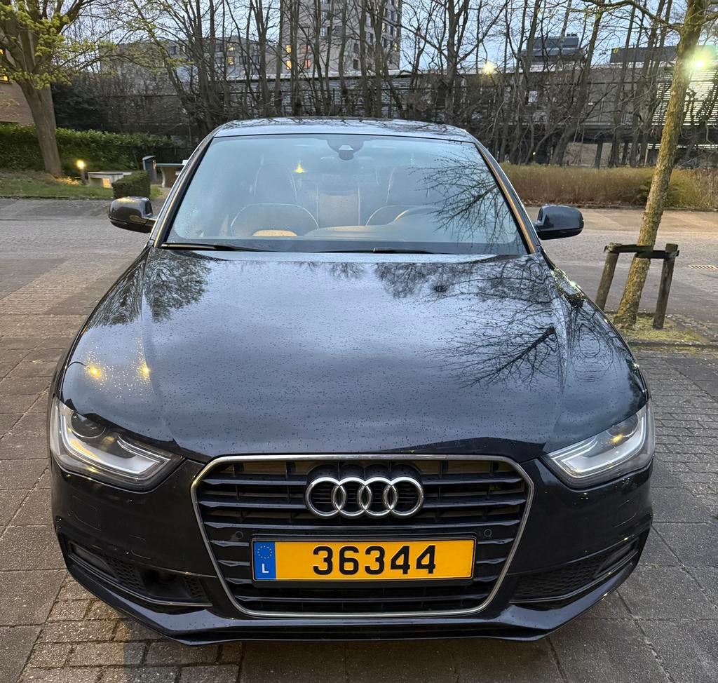 Audi A4 2012 B8.5 S-Line Faible Kilometrage Tres bon etat, Auto's, Audi, Automaat, A4, Leder, Achteruitrijcamera