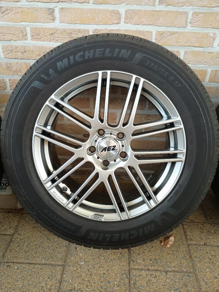 4 autobanden 235/55 R17 met velg, Pneus et Jantes, Véhicule de tourisme, Pneus été, 17 pouces
