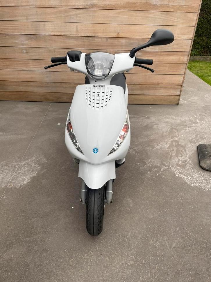 Piaggio zip B klasse 4T 2v, Vélos & Vélomoteurs, Scooters | Piaggio, Comme neuf, Zip, Enlèvement