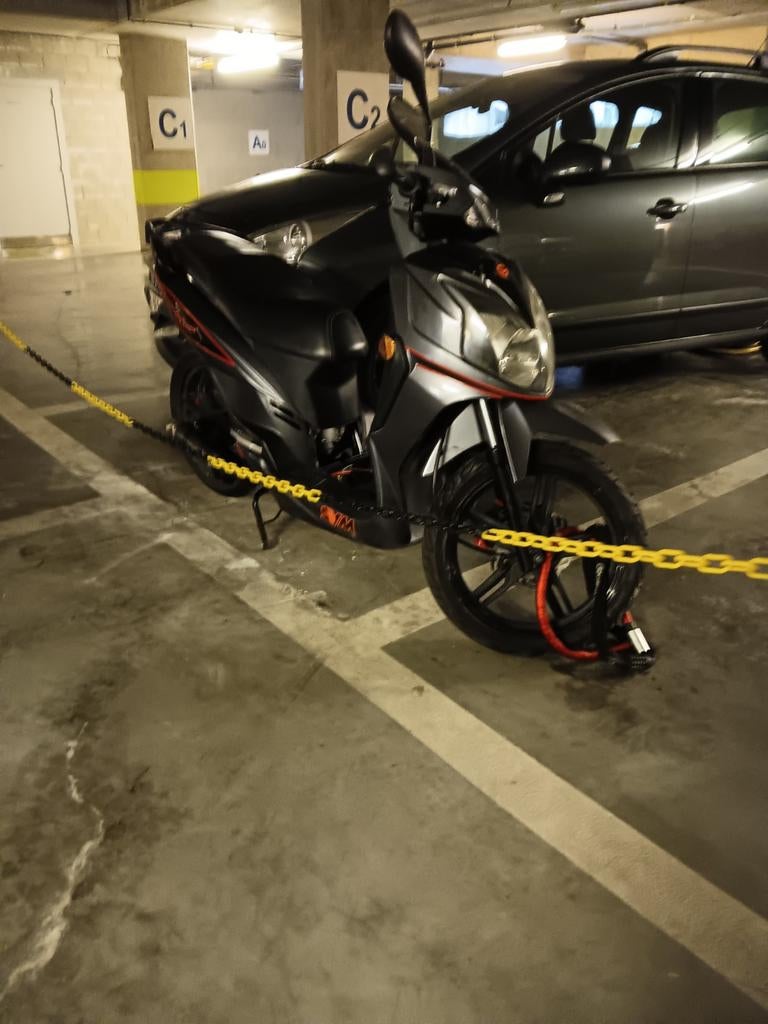 Wegens gezondheid Te Koop Sym alle onderdelen zijn  nieuw, Fietsen en Brommers, Brommers | Derbi, Gebruikt, Klasse B (45 km/u)