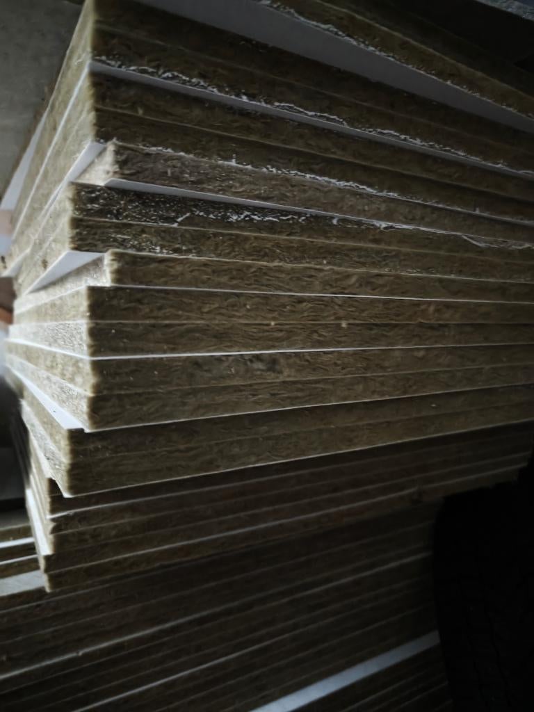 Très bon prix ! Plus de 80 panneaux isolants pour projets pe, Bricolage & Construction, Isolation & Étanchéité, Laine de verre