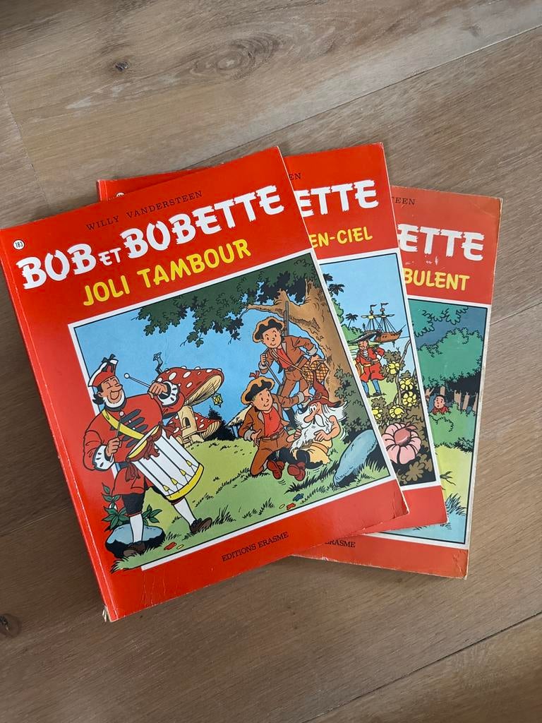 Lot de 200 exemplaires, Enlèvement, Utilisé