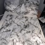 Nieuw en ongebruikte beddengoed met 2 kussensloop
1 persoon, Enlèvement ou Envoi, Neuf, Une personne, Drap-housse ou Taie d'oreiller
