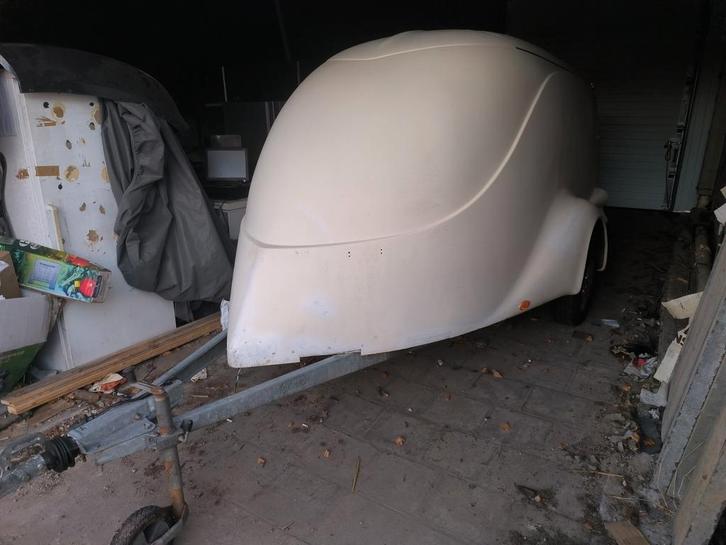 Excalibur polyester gesloten aanhangwagen enkel as 750 kg, Auto diversen, Aanhangers en Bagagewagens, Gebruikt, Ophalen