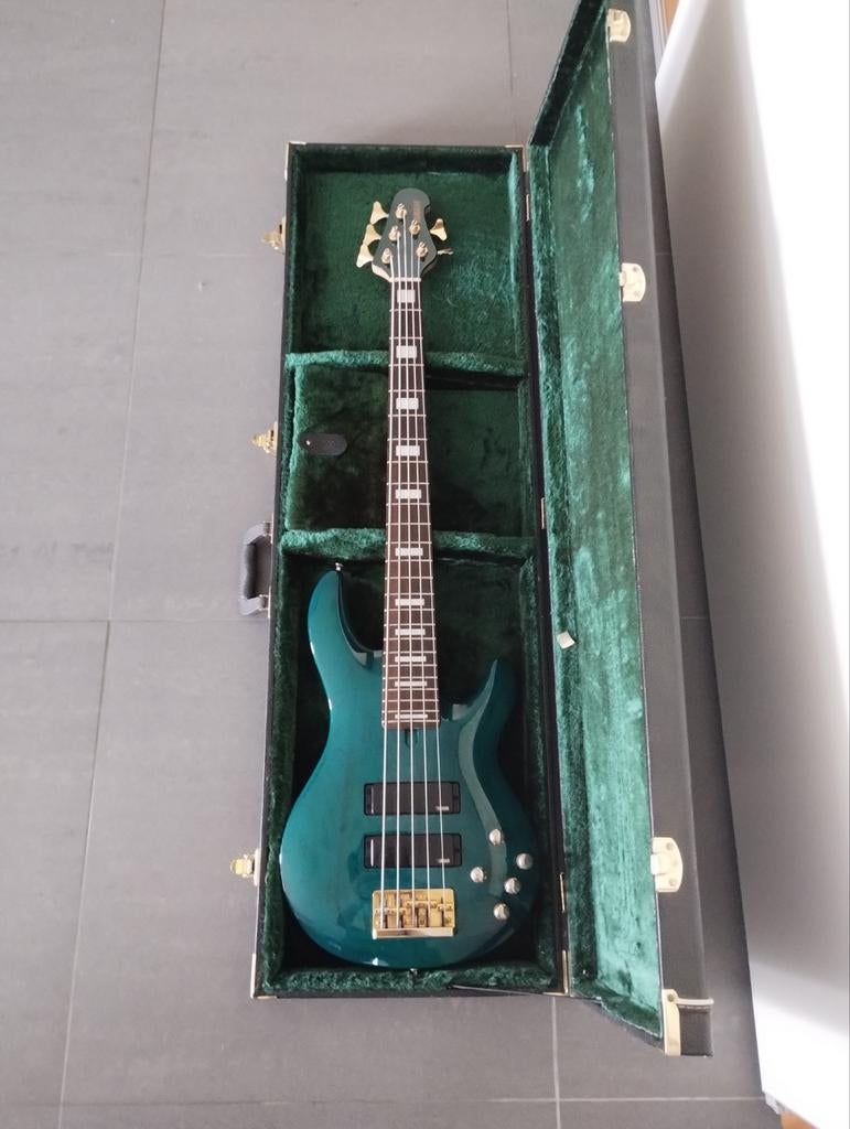 Yamaha BBN5A japan izgs met koffer, Muziek en Instrumenten, Snaarinstrumenten | Gitaren | Bas, Ophalen of Verzenden