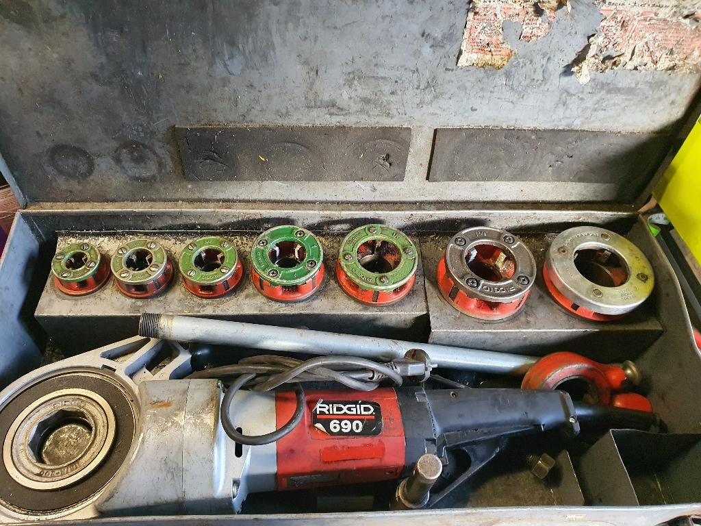 Machine de découpe de fil Ridgid 690 prof. set. avec manuel, Bricolage & Construction, Tours, 1000 mm ou plus, Comme neuf, Enlèvement