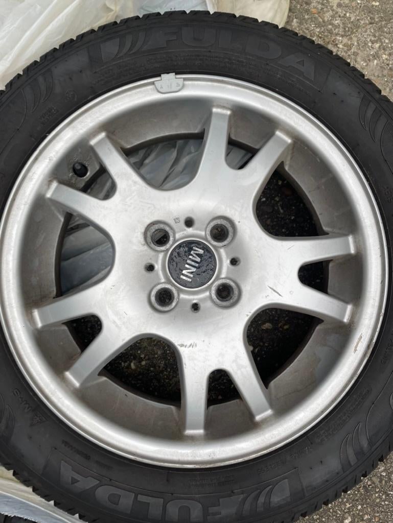 MINI COOPER 4 VELGEN + 4 BANDEN, Ophalen, Gebruikt, All Season, Band(en)