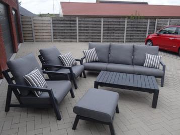 Lounge beschikbaar voor biedingen