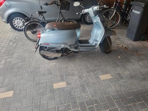Lambretta v200 special, Fietsen en Brommers, Snorfietsen en Snorscooters, Zo goed als nieuw, Ophalen