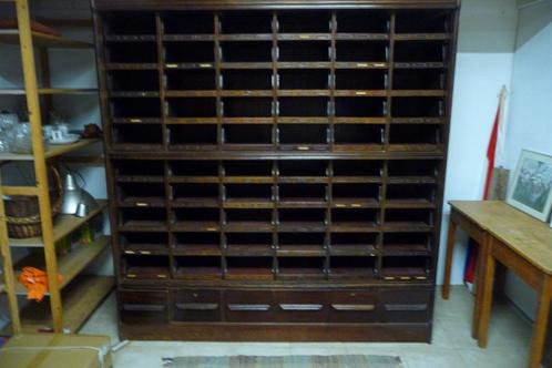Mahonie ledenkast met 66 lades., Antiek en Kunst, Antiek | Meubels | Stoelen en Sofa's, Ophalen