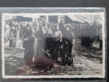 carte postale noire et blanche de Bruges « Blood Procession 