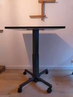 Verhoogbare tafel op wielen, Huis en Inrichting, Tafels | Bijzettafels, Ophalen, Zo goed als nieuw