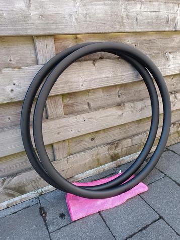 Set nieuwe carbon velgen - 30x30 - 24 gaats - 320gr beschikbaar voor biedingen