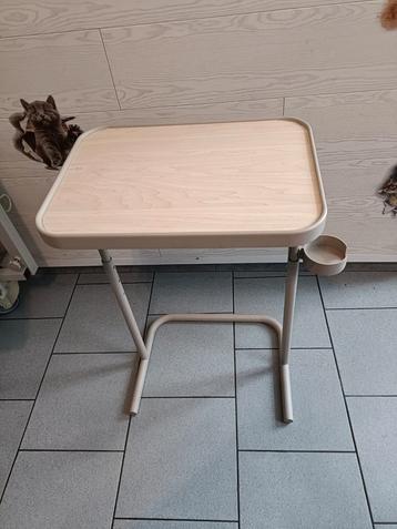 Table pour fauteuil réglable en hauteur et en inclinaison 