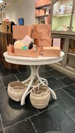 Ronde witte presentatietafel /charmante vintage look, Enlèvement, Comme neuf