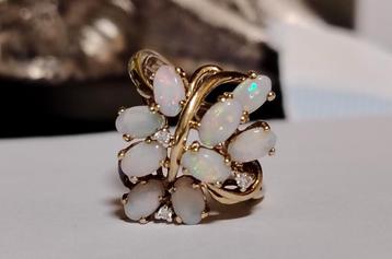Gouden ring 9kt met Opal en diamonds beschikbaar voor biedingen