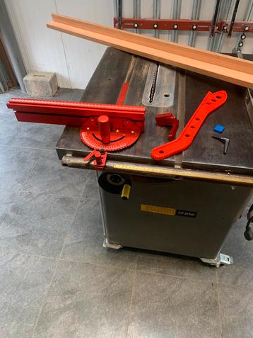 Table de scie professionelle, Bricolage & Construction, 1200 watts ou plus, 70 mm ou plus, Enlèvement, Utilisé
