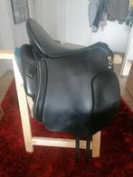 Selle Ibero Dressage Andaluz 18 pouces., Animaux & Accessoires, Envoi, Comme neuf, Dressage