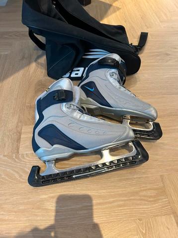 Grijze Nike schaatsen maat 40,5 – in zeer goede staat beschikbaar voor biedingen