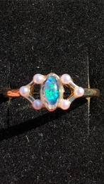 Prachtige goudkleurige ring met Coober Pedy opaal omringd do, Nieuw, Goud, Overige materialen, Met edelsteen