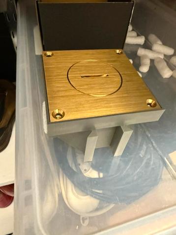 Lithoss vloer stopcontact messing beschikbaar voor biedingen