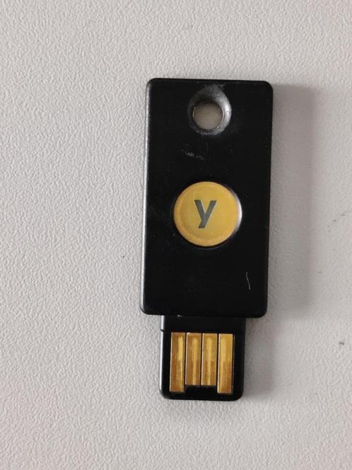 Yubikey USB-A, Computers en Software, Pc- en Netwerkkabels, Gebruikt, Ophalen of Verzenden