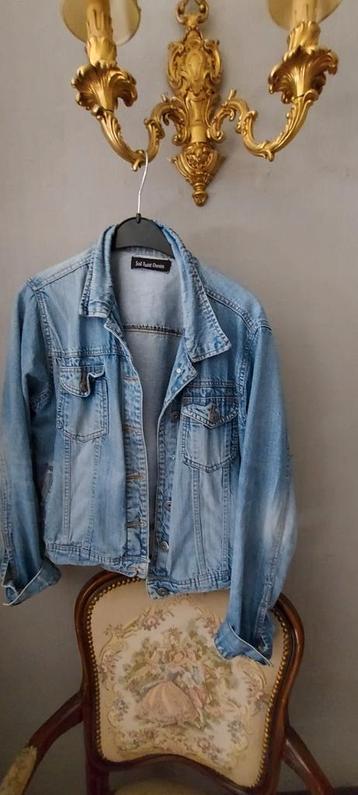 Vend  veste en jeans  prix 8 euros beschikbaar voor biedingen