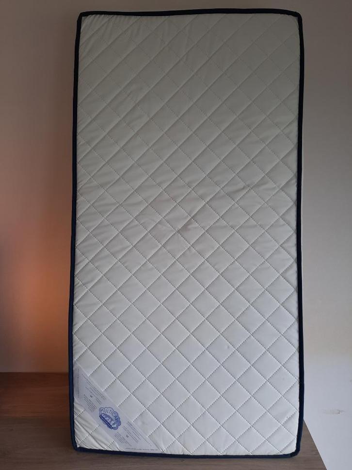 Multicare matras 120x60cm, Huis en Inrichting, Slaapkamer | Matrassen en Bedbodems, Zo goed als nieuw, Matras, 70 cm of minder