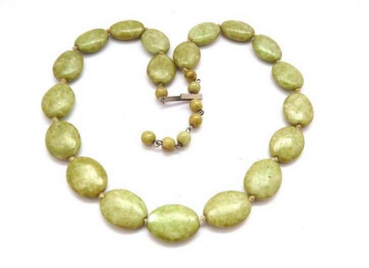 1960 handgeknoopte Schotse marmer groen glaskraal ketting, Handtassen en Accessoires, Antieke sieraden, Ketting, Overige materialen