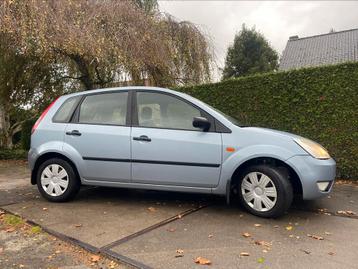 Ford Fiesta 1.3 essence. 2005. 210km très bon état  disponible aux enchères