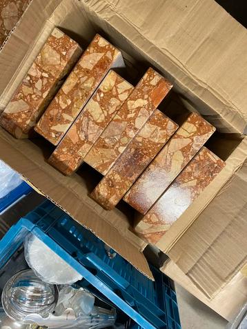 Bodemonderdelen voor het maken van trofeeën beschikbaar voor biedingen