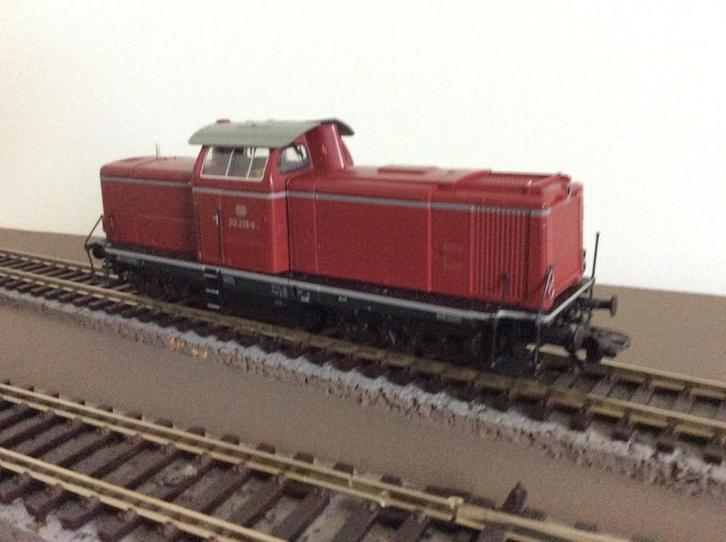 ROCO (schaal H0 - ref. 51268 DB BR 212), Hobby en Vrije tijd, Modeltreinen | H0, Zo goed als nieuw, Locomotief, Gelijkstroom, Roco